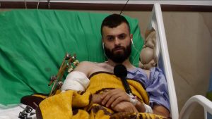جعلوه درعا بشريا على مقدمة “مركبة”.. الشاب عبادي يروي للجزيرة كيف نكّل الاحتلال به