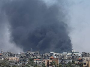 قائد لواء بجيش الاحتلال: هناك أنفاق في كل بيت برفح والمعارك مضنية