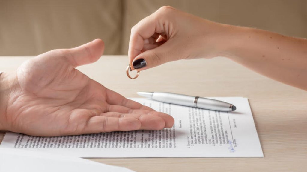 الإمارات: كيف يمكن للزوجين تقسيم تكاليف المعيشة قبل رفع دعوى الطلاق؟ – أخبار