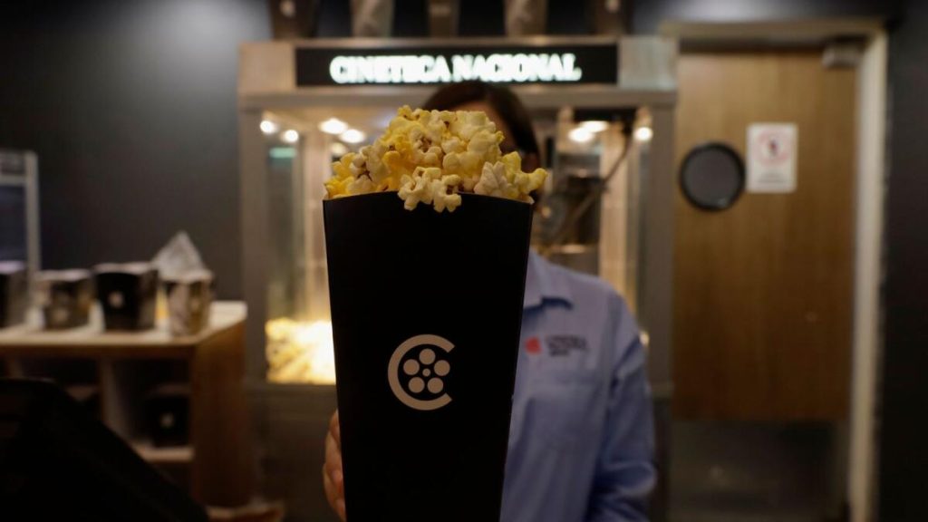الإمارات: 90% من رواد السينما يضغطون على رابط الفشار المجاني بعد اختراق الهواتف في تجربة اجتماعية – أخبار