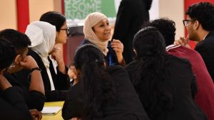 “لا أستطيع الاستسلام”: قائد حافلة مدرسية في دبي يكشف عن معركته “السرية” مع السرطان لإلهام الطلاب – أخبار