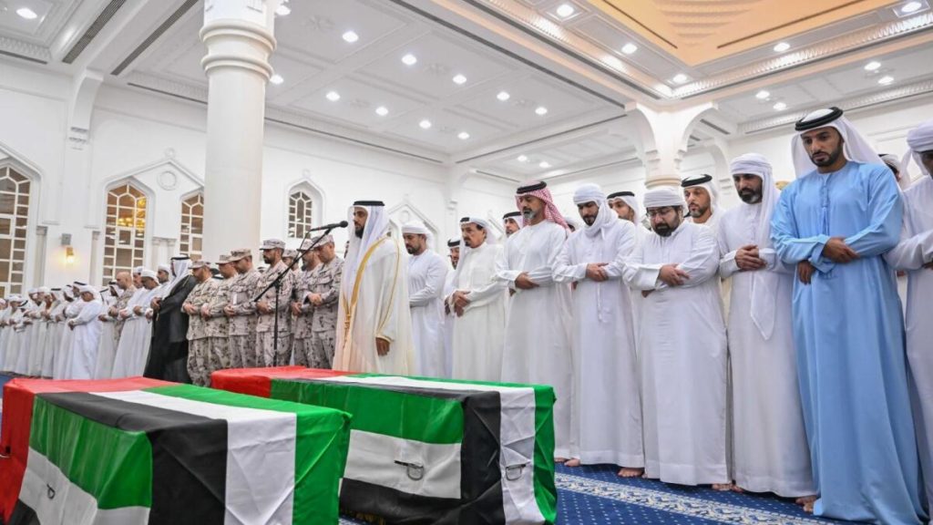 شاهد.. تشييع جثمان جنود الإمارات الذين لقوا حتفهم في حادث أثناء تأدية الواجب – أخبار