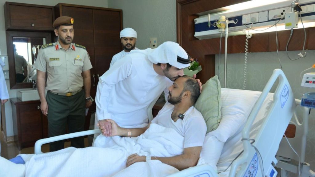 شاهد.. الشيخ حمدان يزور المصابين ويقدم التعازي في شهداء القوات المسلحة – أخبار
