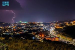 الدفاع المدني السعودي يدعو إلى الحذر مع توقعات بهطول أمطار رعدية على مناطق متعددة