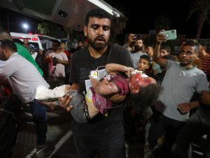 الاحتلال يستهدف النازحين مجددا في بيت لاهيا ويقصف سيارة بخان يونس