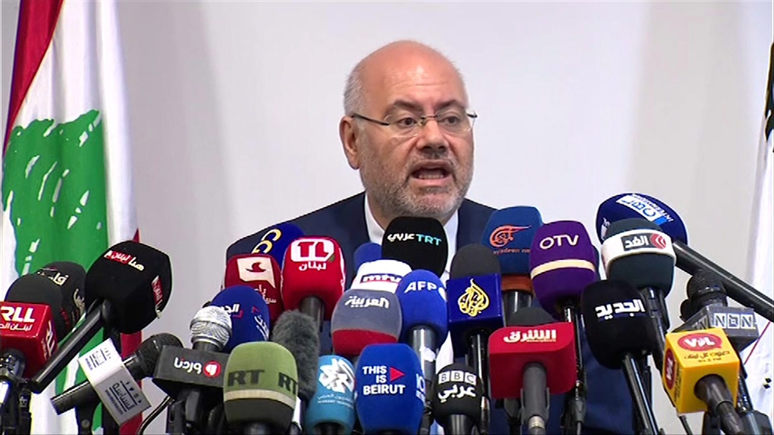ارتفاع جديد لحصيلة قتلى يومين من التفجيرات بلبنان