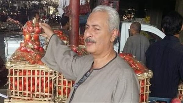 نقيب الفلاحين يكشف مفاجآت صادمة بشأن “طماطم عضة الثعبان”
