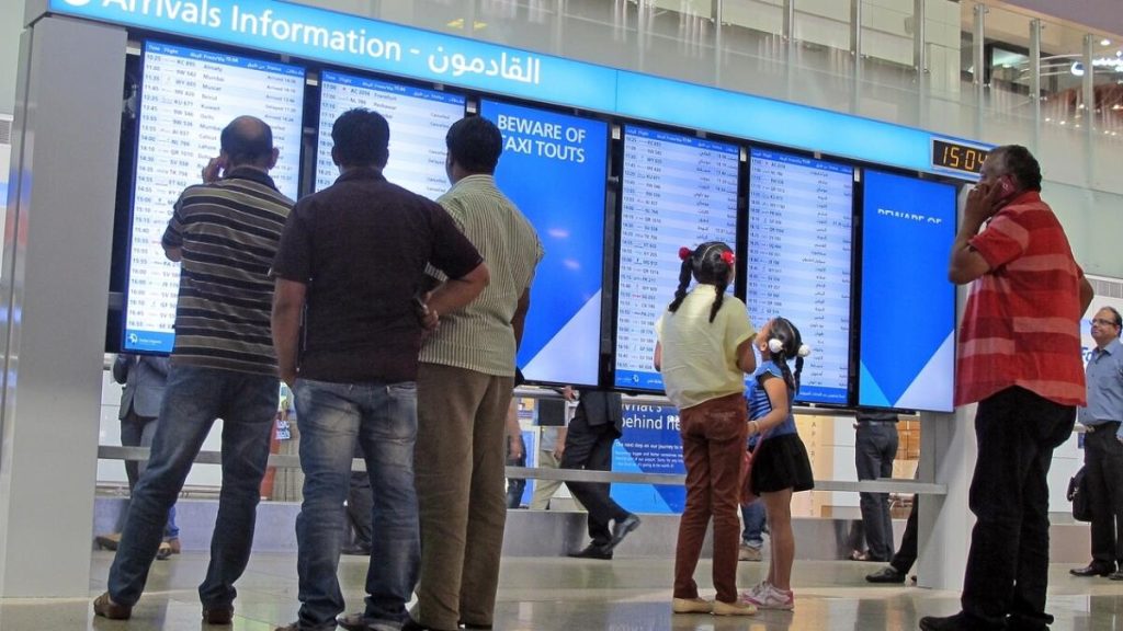 شركات الطيران الإماراتية تلغي وتحول رحلاتها مع إغلاق العديد من الدول مجالها الجوي وسط تصاعد التوترات الإقليمية – أخبار