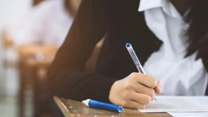 بعض المدارس الإماراتية تبدأ الامتحانات نصف السنوية؛ المعلمون يشاركون النصائح لتحقيق النجاح – الأخبار