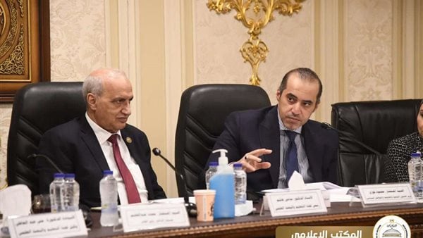 محمود فوزي يشارك في اجتماع تعليم النواب لمناقشة مشروع قانون إنشاء المجلس الوطني