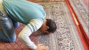 دار الإفتاء تحسم الجدل حول صلاة الفجر والسنة القبلية