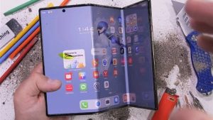 عملاق هواوي Mate XT يتعرّض لأقسي اختبارات المتانة .. هل ينجو؟