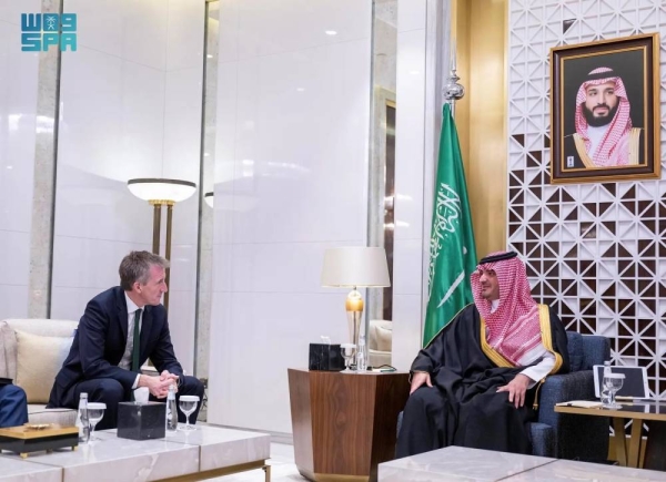 وزير الداخلية يلتقي وزير الأمن البريطاني في الرياض