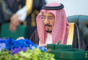 الملك سلمان يخضع لفحوصات طبية لالتهاب الرئة