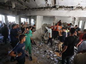 الاحتلال يقر باستهداف مدرسة تؤوي نازحين بمدينة غزة
