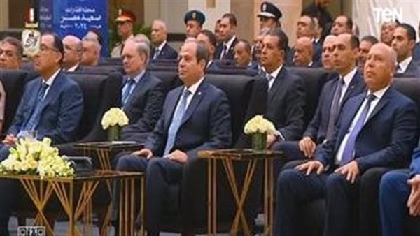 السيسي: نستورد سلعاً يمكن تصنيعها محلياً بمبالغ كبيرة.. ونواب: لابد من وقف استيرادها وحماية المنتج المصري