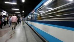 20 دقيقة.. تعطل القطار الأخير بالخط الأول على رصيف محطة عين حلوان