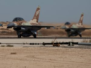 إسرائيل تعترف بتضرر قواعدها الجوية جراء الضربة الإيرانية