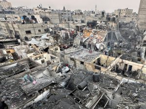 الحرب على غزة.. تحذيرات من تكرار سيناريو مجمع الشفاء بالقطاع ولبنان يعلن حصيلة ضحايا العدوان