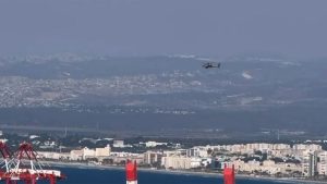الجزيرة ترصد مروحية إسرائيلية تنقل جنودا من حدود لبنان لمستشفى بحيفا