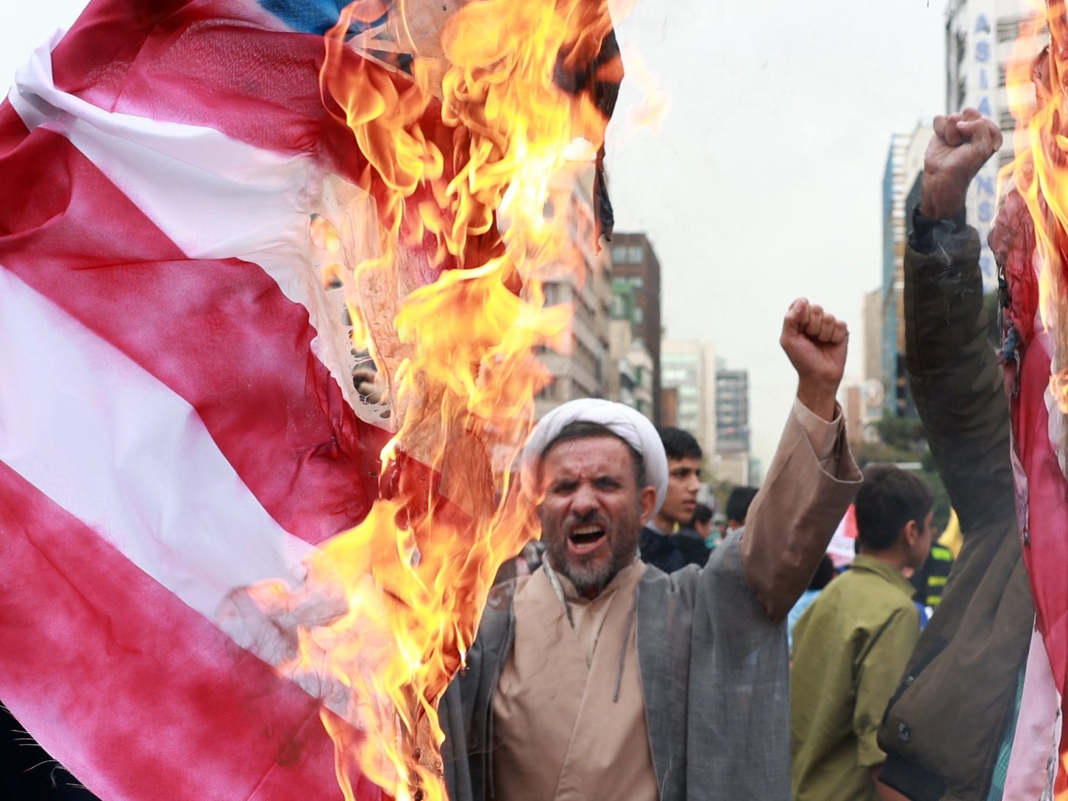 إيران تحيي الذكرى الـ45 لاقتحام السفارة الأميركية في طهران