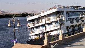 القصة الكاملة لحادث الغرق الجزئي لفندق عائم بالأقصر.. شاهد