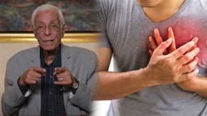 «السِّلم ملعون».. حسام موافي يحذر من عادة يومية تضر القلب والركبتين