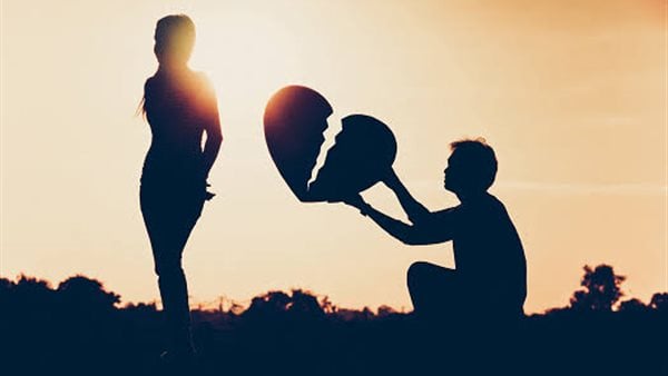 لازم تنسى مشاعرك منعًا للصدمة.. 10 علامات تخبرك أنك في «الفريندزون»
