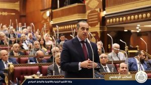 محمود فوزي: مشروع قانون العمل تشريع حيوي يوازن بين مصالح جميع الأطراف