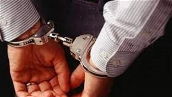 تجديد حبس شخصين بتهمة إدارة ورشة لتصنيع الأسلحة النارية والذخائر