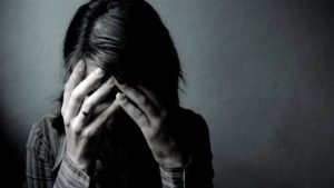 حنان تطلب الخلع: متصابي و«بيعاكس» الجيران والبنات وأنا ماشية جنبه