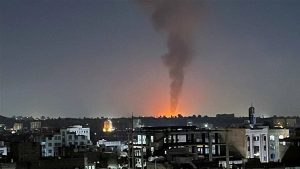 اليمن .. غارات أمريكية بريطانية على مواقع للحوثيين