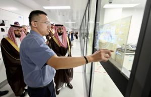 رئيس الهيئة العامة للغذاء والدواء يزور شركات التكنولوجيا الحيوية والطبية الرائدة في الصين