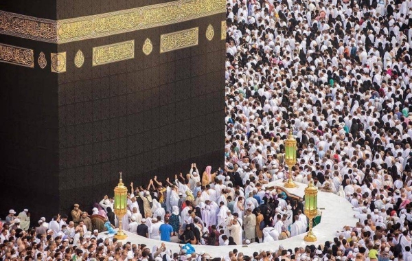 تحديد وقت محدد للمصلين والمصلين لزيارة حجر إسماعيل