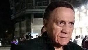 شبيه عادل إمام في عزاء الراحل حسن يوسف