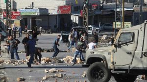 إصابة 5 فلسطينيين برصاص الاحتلال خلال اقتحام بلدات بالضفة