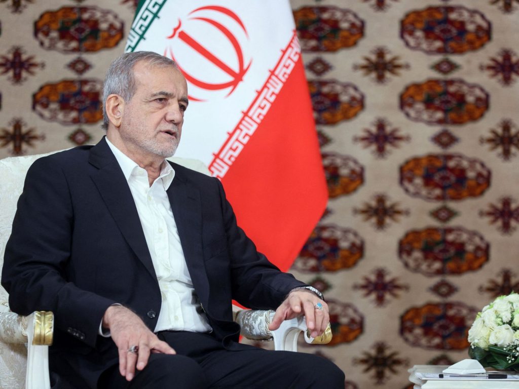 الرئيس الإيراني: وقف إطلاق النار قد يؤثر في ردنا على الهجوم الإسرائيلي