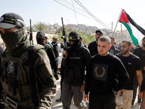 مقتل وإصابة 109 إسرائيليين خلال 445 عملية بالضفة والقدس في شهر