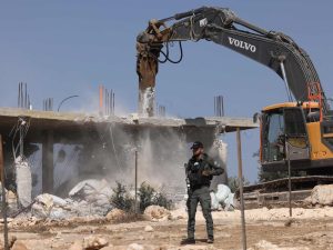إصابة فلسطينيين باختناق خلال اقتحامات للجيش الإسرائيلي بالضفة