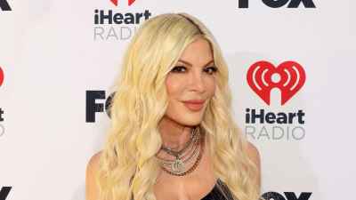 تكشف Tori Spelling عن 4 وحدات تخزين من أغراضها تقريبًا ، لم يكن لدى المزاد الحصول على المال 597