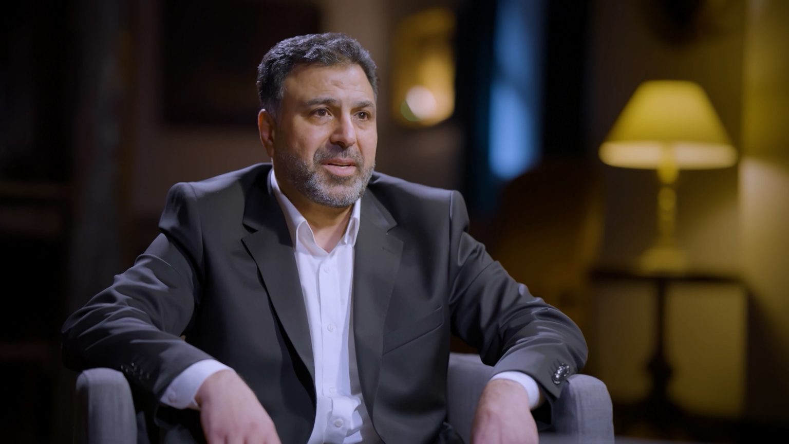 “قيصر” يوجّه رسالة للسوريين بعد قرار ترامب رفع العقوبات