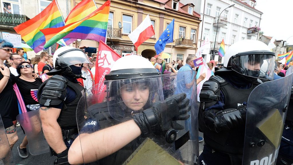 تتفوق رومانيا على بولندا كأسوأ دولة في الاتحاد الأوروبي لأشخاص LGBTQ+