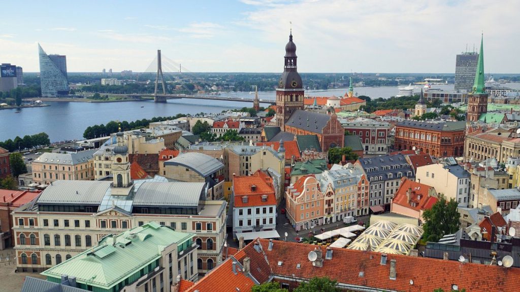 ريغا ، جدانسك ، بودجوريكا: توجه إلى أوروبا الشرقية للحصول على أفضل صفقات استراحة في المدينة هذا الصيف