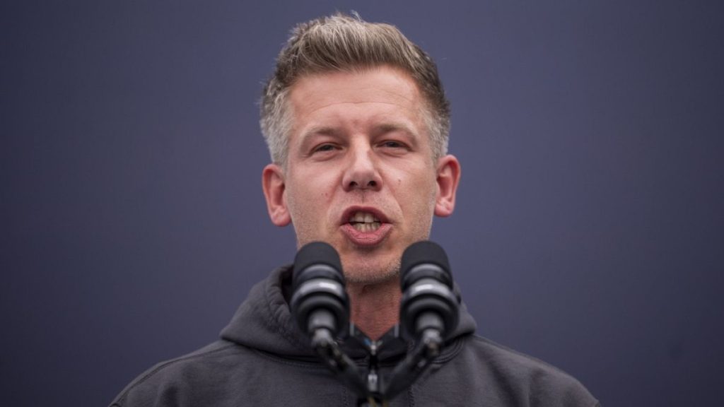 تسعى المجر إلى تجريد مناعة Magyar Magyar المعارضة مرة أخرى