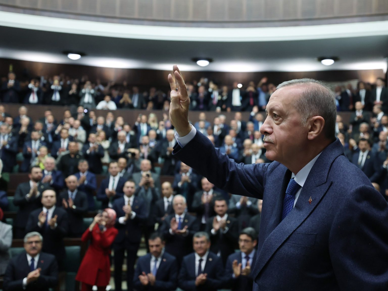أردوغان: مرحلة جديدة بتركيا خالية من الإرهاب بعد حل حزب العمال الكردستاني