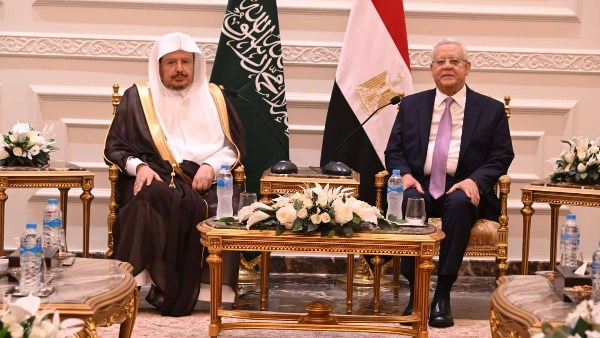 جبالي يستقبل رئيس مجلس الشورى السعودي ويصطحبه في جولة داخل صرح البرلمان الجديد