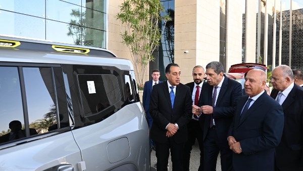 مدبولى: زيادة حوافز تصنيع السيارات محليا مرتبطة بنسبة المكون المحلي