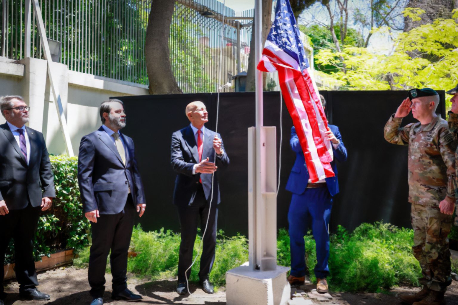 الشيباني ومبعوث ترامب يفتتحان مقر إقامة السفير الأميركي بدمشق