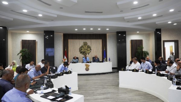 محافظ أسوان: قفزة فى إنجاز مشروعات حياة كريمة