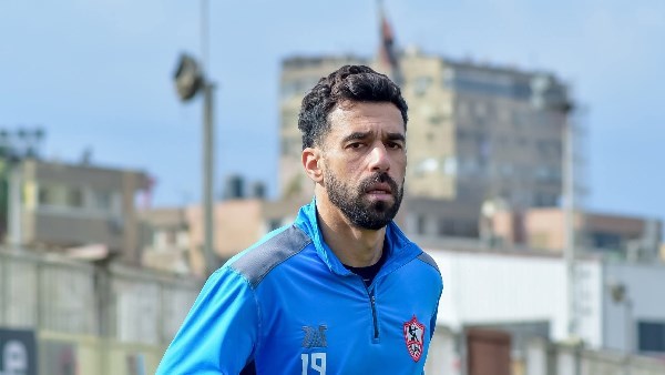 نجم الزمالك: عبدالله السعيد قائد بالملعب .. ويستطيع السيطرة على غرفة الملابس
